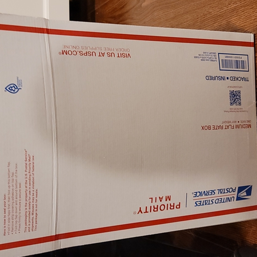 Flat rate box full of size M-XL (about 10-12 in women's clothing) *Lot*
